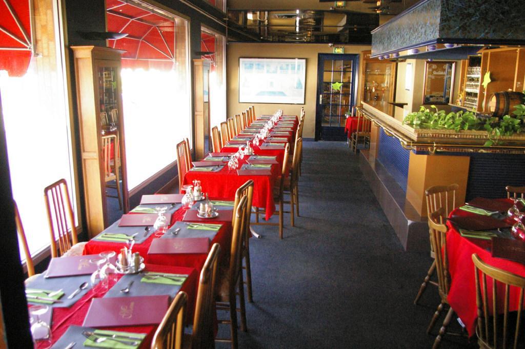 Le Skippy Dancotel Saint-Pierre-des-Corps Luaran gambar